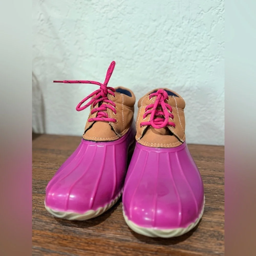Tommy Hilfiger womens bohemain  Pink and Tan Women's Waterproof Duck Shoes Sz 10